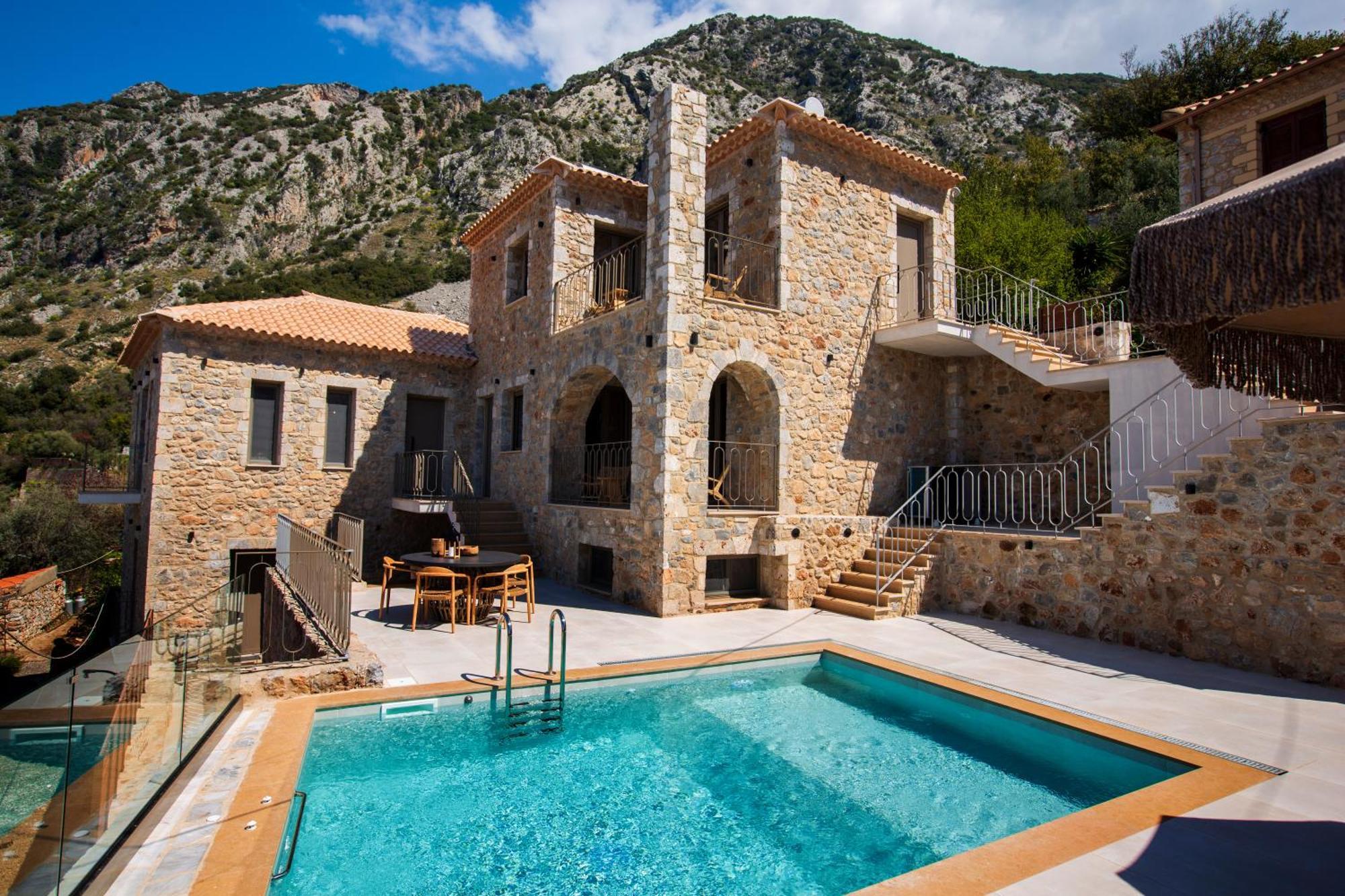 Orithyia Prime Living Villa Каламата Екстериор снимка
